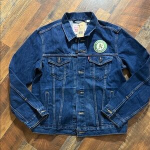 NWT Levi’s x MLB Oakland Athletics Denim Trucker Jacket - Men’s Large